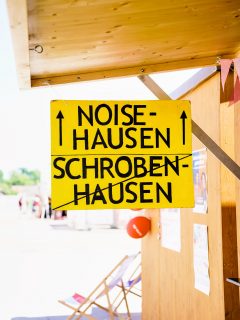 Lass mal zum Noisehausen fahren! 
Ein paar Moods von @mariellemilia vom ersten Festivaltag.
#festival #noisehausen #noisehausenfestival #festivalmood #schrobenhausen