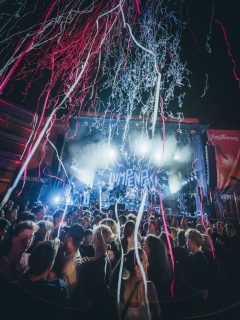 🔥 DAS LUMPENPACK auf dem Noisehausen Festival 2026. Hui das hat geruckelt. Vielen Dank für die Extrameilen und den Abriss! 🔥
Pics by @adina_scharfenberg_photography 🙏🏻
#noisehausen #noisehausenfestival #daslumpenpack #festival #love
