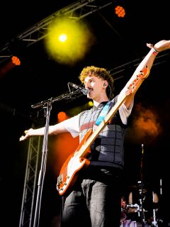 🔥 @feliniomusic auf dem Noisehausen Festival 2026. Great show, hometown boy! Wundervolle Bilder von @mariellemilia 🙏🏻🔥
#noisehausen #noisehausenfestival #felinio #festival #love